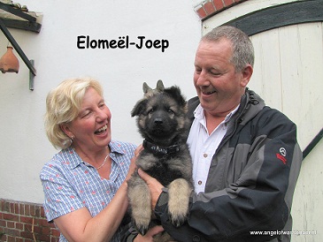 Elomeël-Joep vertrekt met Astrid en Leen